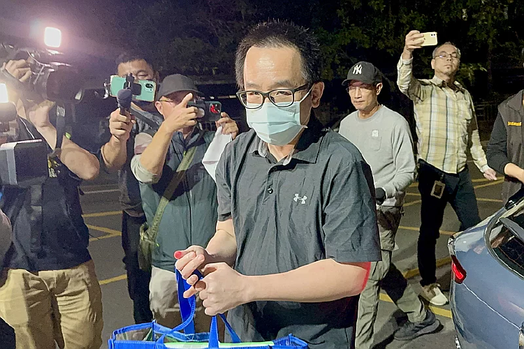 陈水扁之子获假释出狱，深夜发文叹&ldquo;如一场梦&rdquo;，岛内网友嘲讽